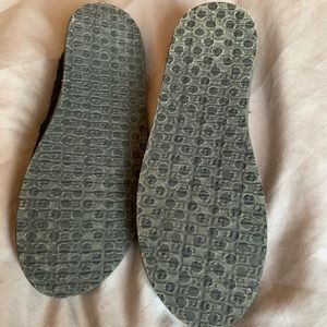 Sanuk Shoes - Black Sanuk size US 5 Sanuk Shoes - Black Sanuk size US 5